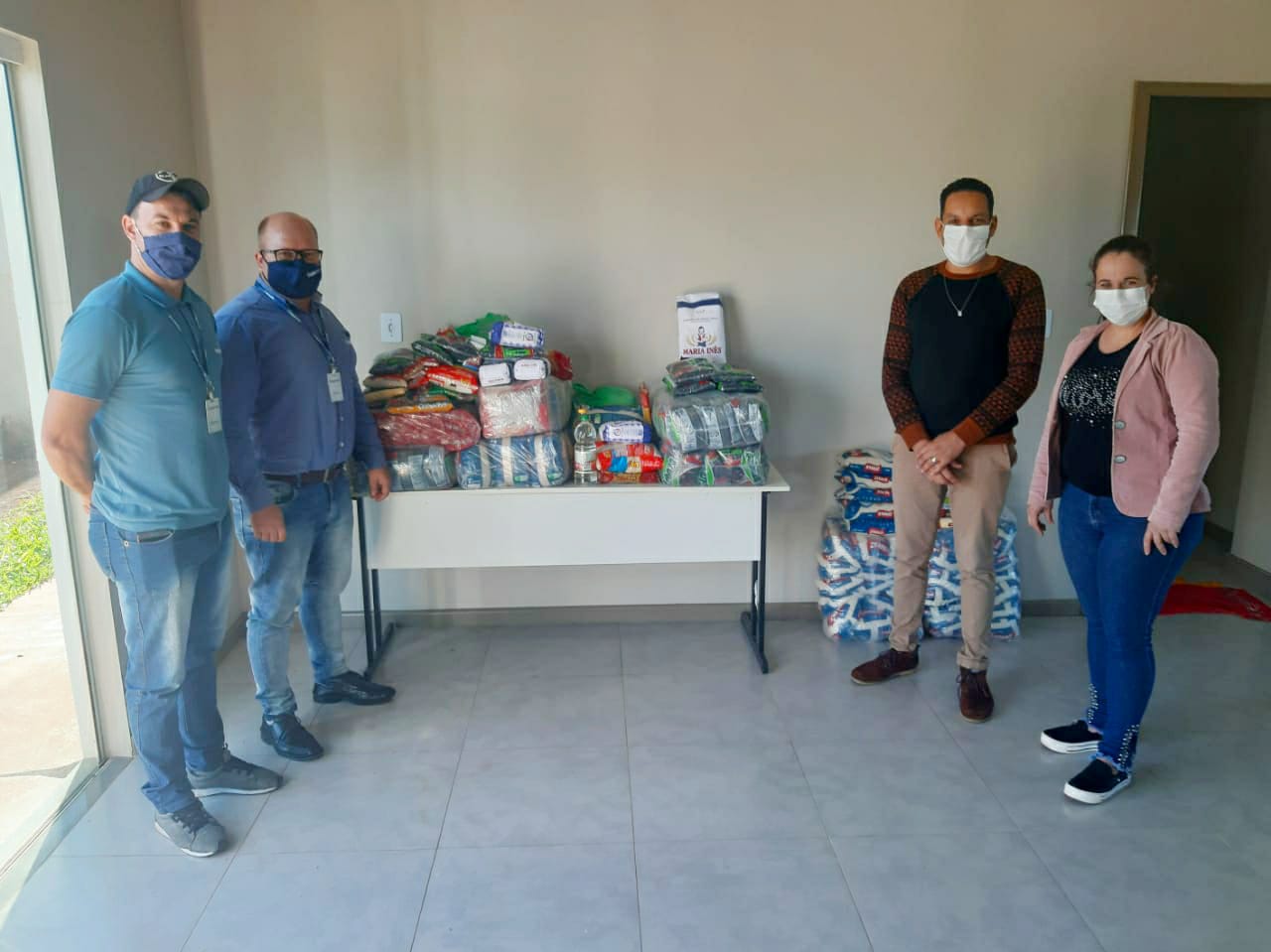 COOPERMIL DOA 200 QUILOS DE ALIMENTOS PARA O MUNICÍPIO